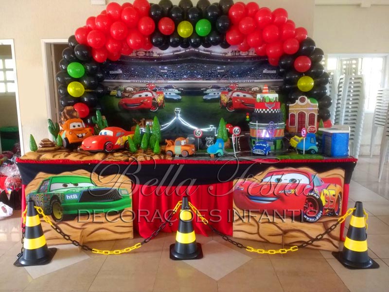 Decoração de Festa Infantil Tema Corrida de Carros